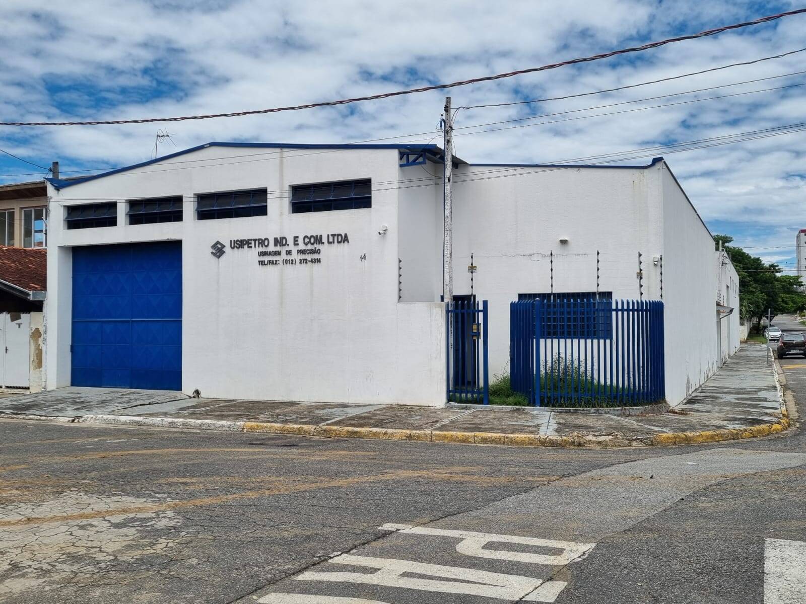 #536 - Sala para Venda em Tremembé - SP