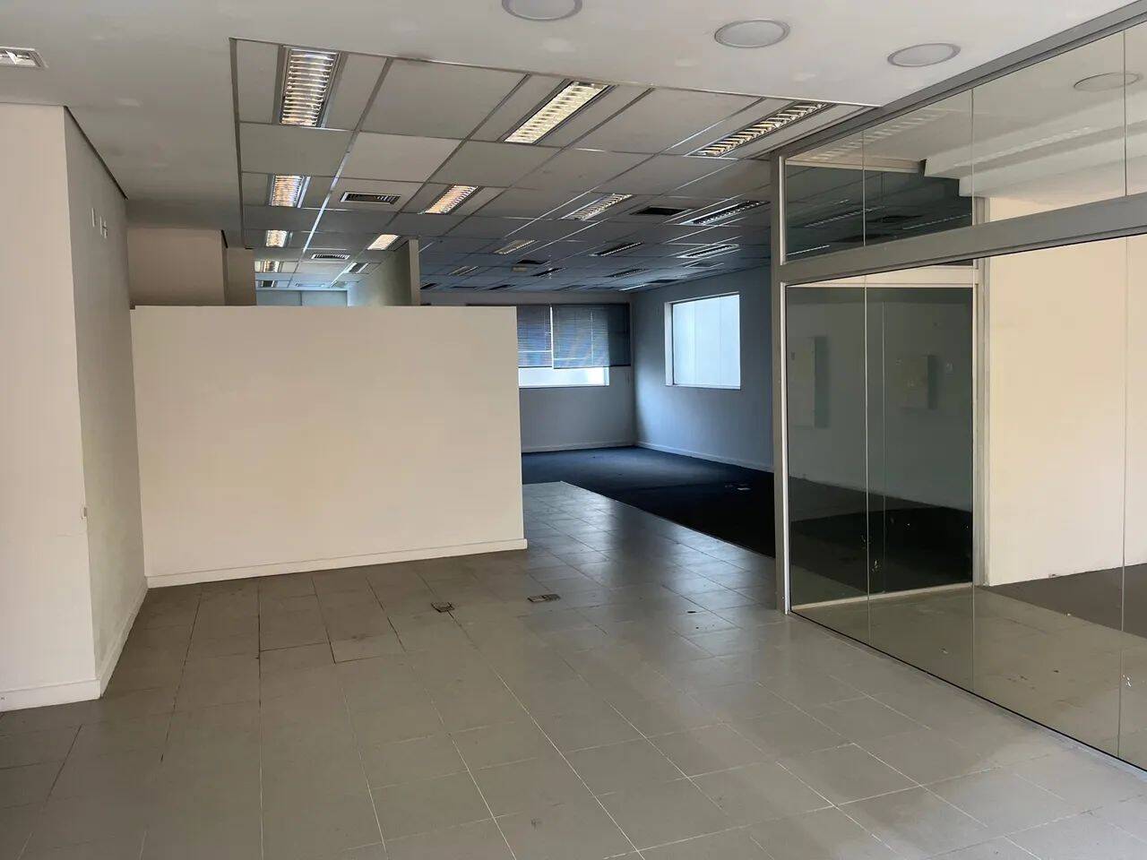 #630 - Sala para Locação em São José dos Campos - SP