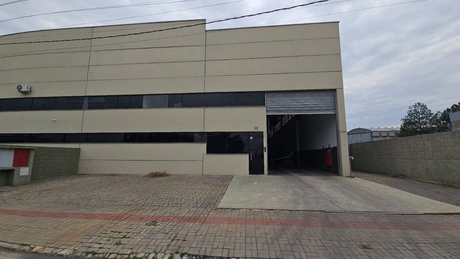 #655 - Sala para Locação em Jacareí - SP