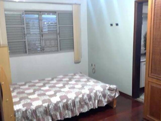 Casa para Venda em São José dos Campos - 2