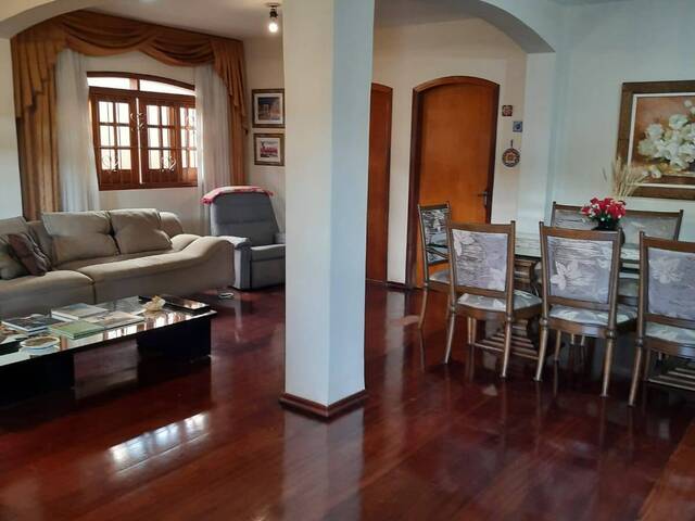 Casa para Venda em São José dos Campos - 4