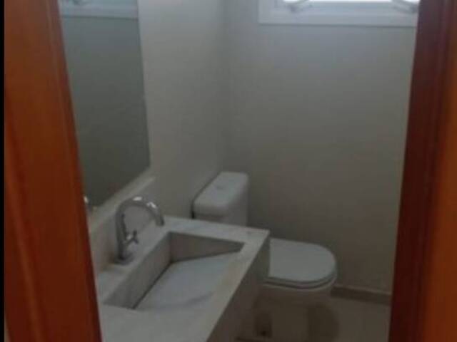 Casa para Venda em São José dos Campos - 4