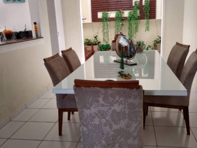 Casa para Venda em São José dos Campos - 4