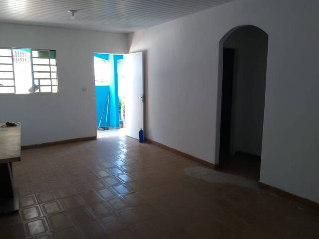 Casa para Venda em São José dos Campos - 4