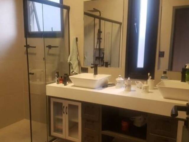 Casa para Venda em São José dos Campos - 4