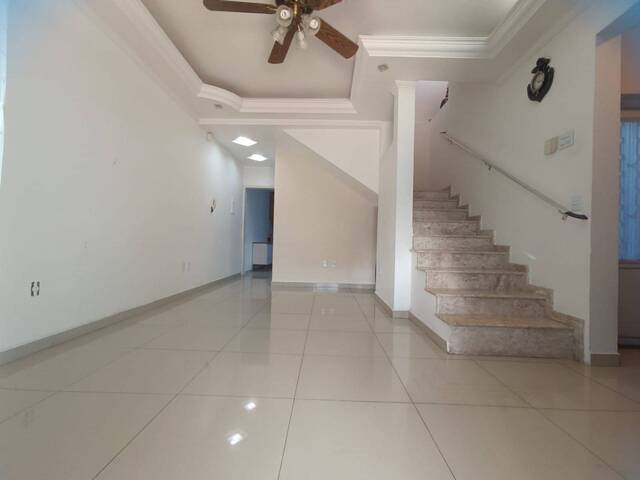 Casa para Venda em São José dos Campos - 5
