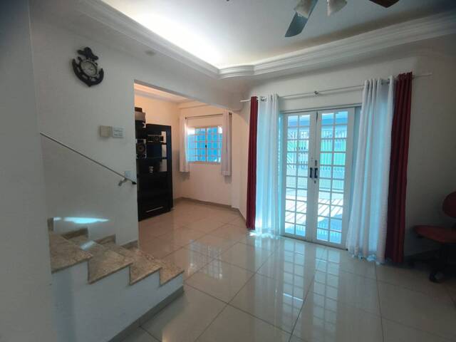 Casa para Venda em São José dos Campos - 4