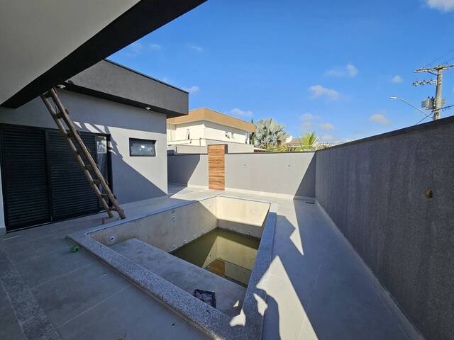 Casa para Venda em São José dos Campos - 4