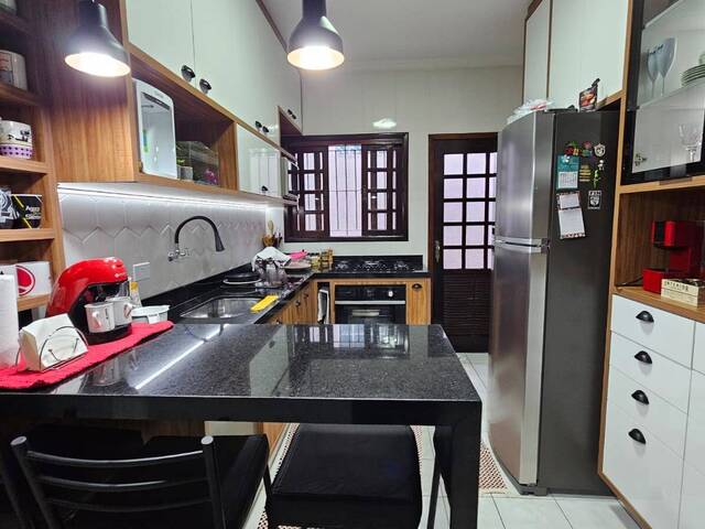 Casa para Venda em São José dos Campos - 5