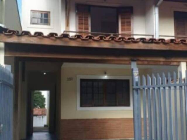 Casa para Venda em São José dos Campos - 4