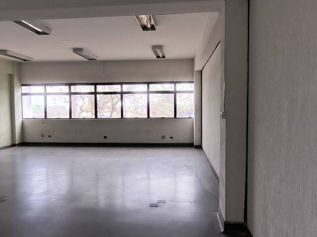 Sala para Locação em Jacareí - 4